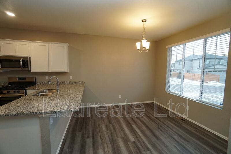 Building Photo - 11755 Lovegrass Dr