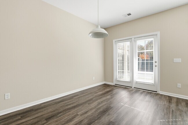 Building Photo - 116 Ainsdale Dr