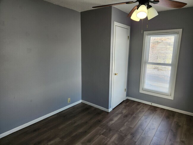 Building Photo - pp924