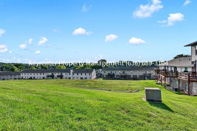 Building Photo - Charming 2-Bedroom Condo Available for Rent in Saint Peters!