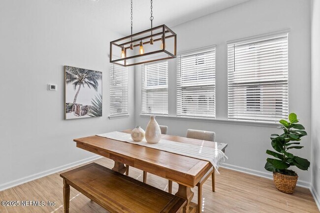 Building Photo - 469 Marquesa Cir