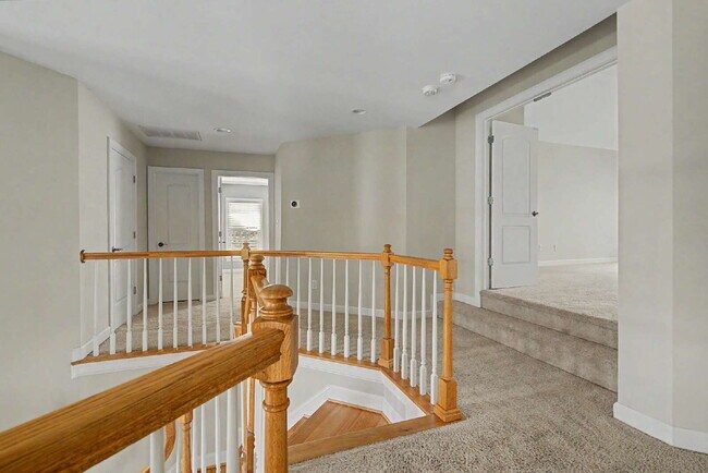 Building Photo - Spacious and Move-in Ready 4-Bedroom in Cary!