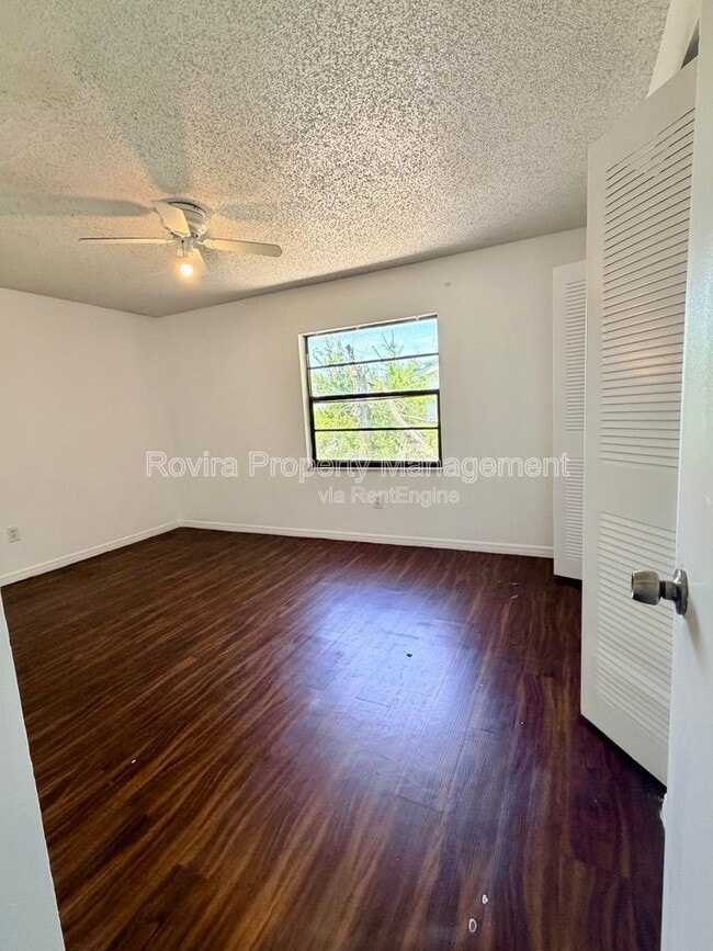 Building Photo - 1809 Bronson Dr