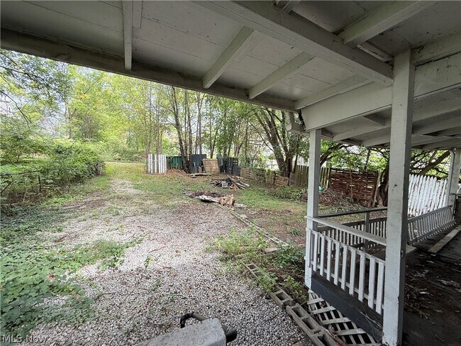 Building Photo - 131 W Miller Ave