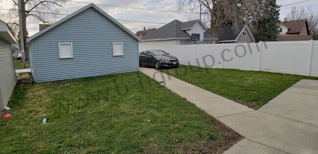Building Photo - 6716 23rd Ave