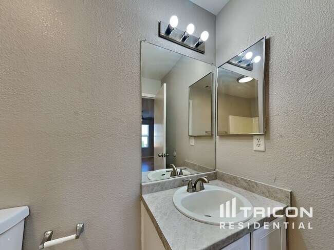 Building Photo - 9696 Canyon Meadows Drive Reno NV