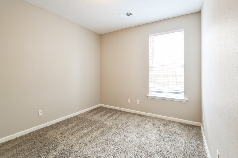 Building Photo - 9973 Fox Run Dr