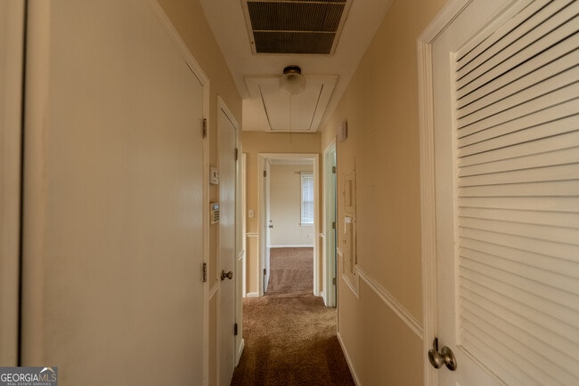 Building Photo - 953 McCullough Rd