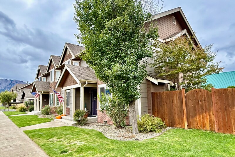 Building Photo - 315 N Wright Ave