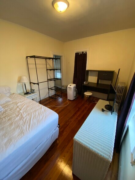 Bedroom - 44 Russell Rd