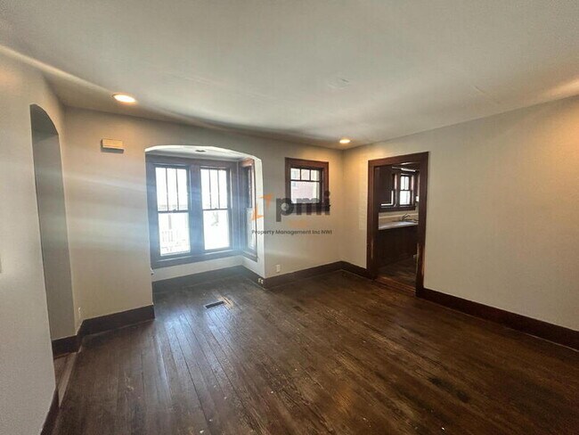 Building Photo - 6 Willow St