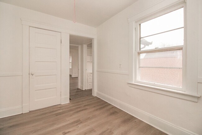 Building Photo - 7415 Elton Ave