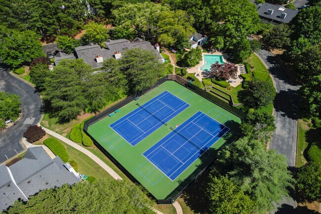 Pool & Tennis - 98 Hampshire Ct