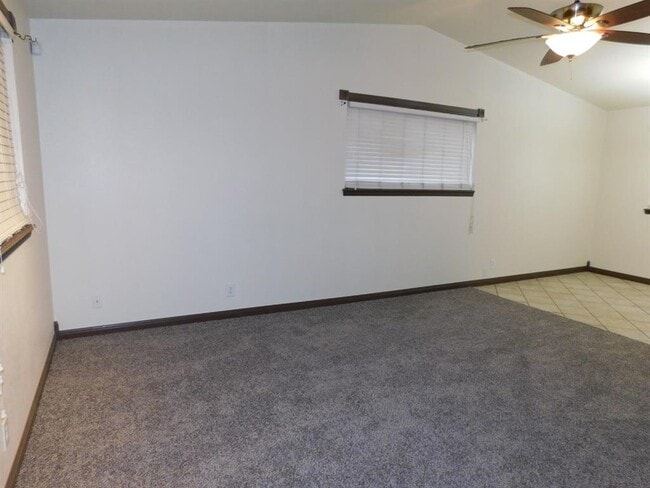 Building Photo - 4813 Woodview Dr