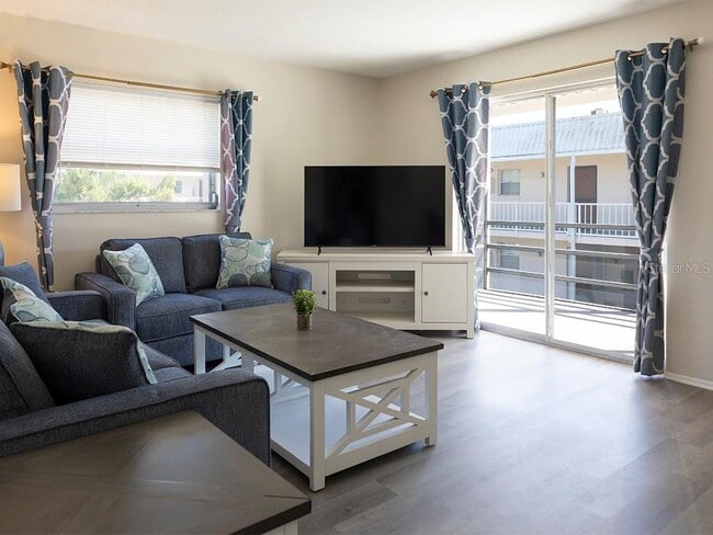 Building Photo - 400 Base Ave E Cmn