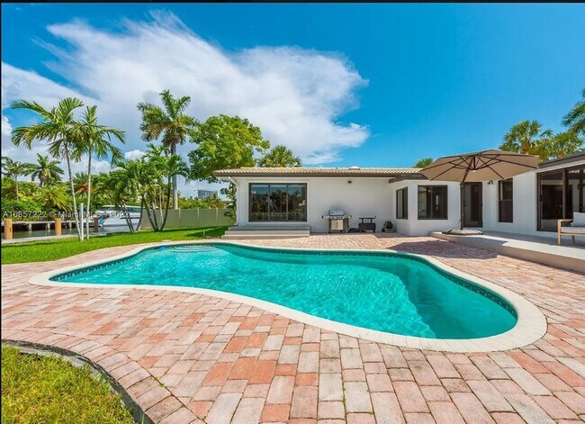 Building Photo - 536 Hibiscus Dr