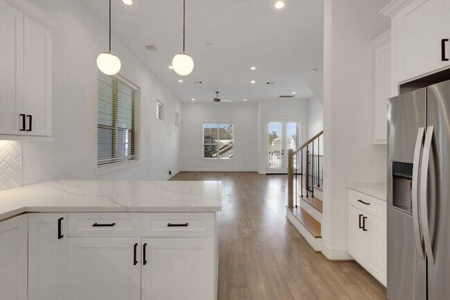 Building Photo - 1526 Chestnut St