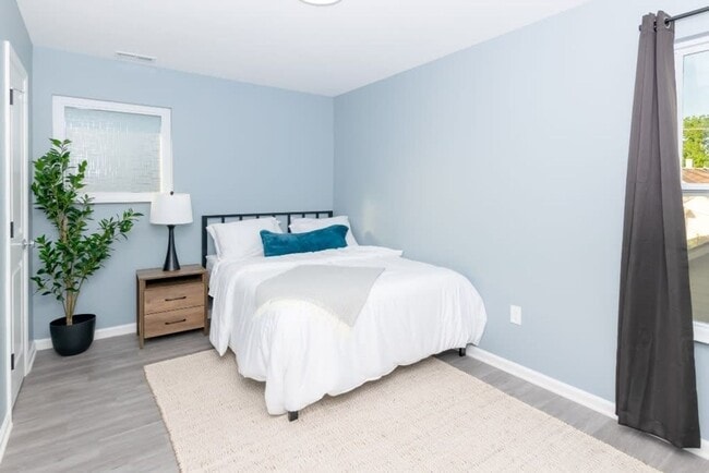 Building Photo - 3 Bedroom 2.5 Bath Home