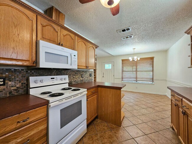 Building Photo - 3201 Paintrock Dr
