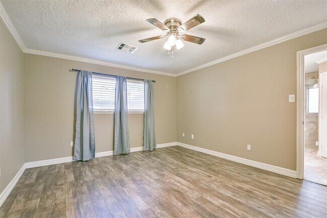 Building Photo - 4703 Ironwood Dr