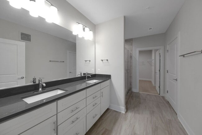 Building Photo - Charming 2BR Condo in National Harbor