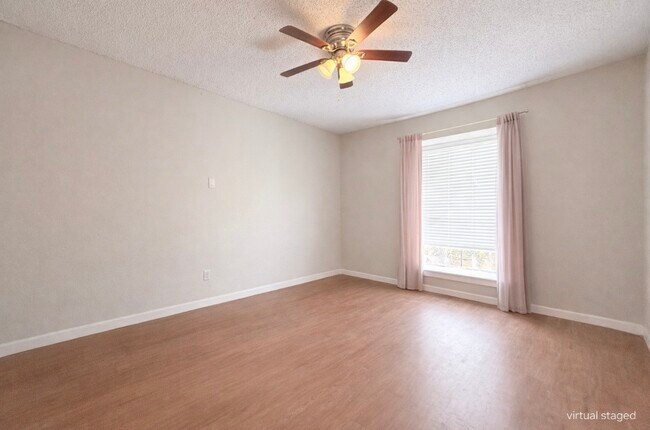 Building Photo - 10110 Forum W Dr