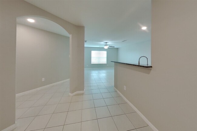 Building Photo - 801 Painted Bison Dr