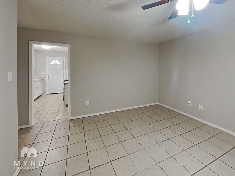 Building Photo - 6340 Yorkshire Cove