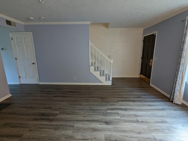 Building Photo - 215 Hickory Forge Dr