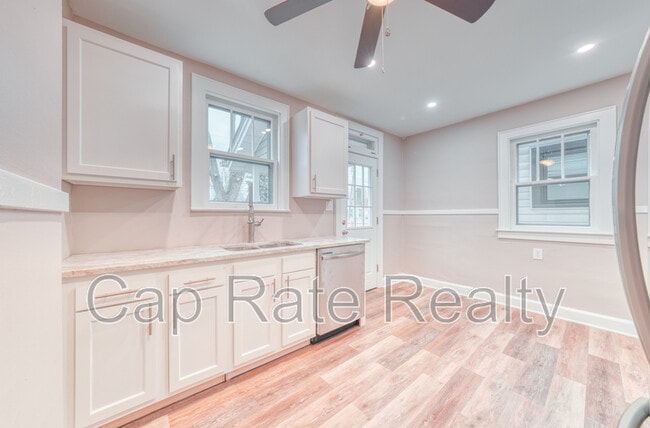 Building Photo - 508 Thurman Ave