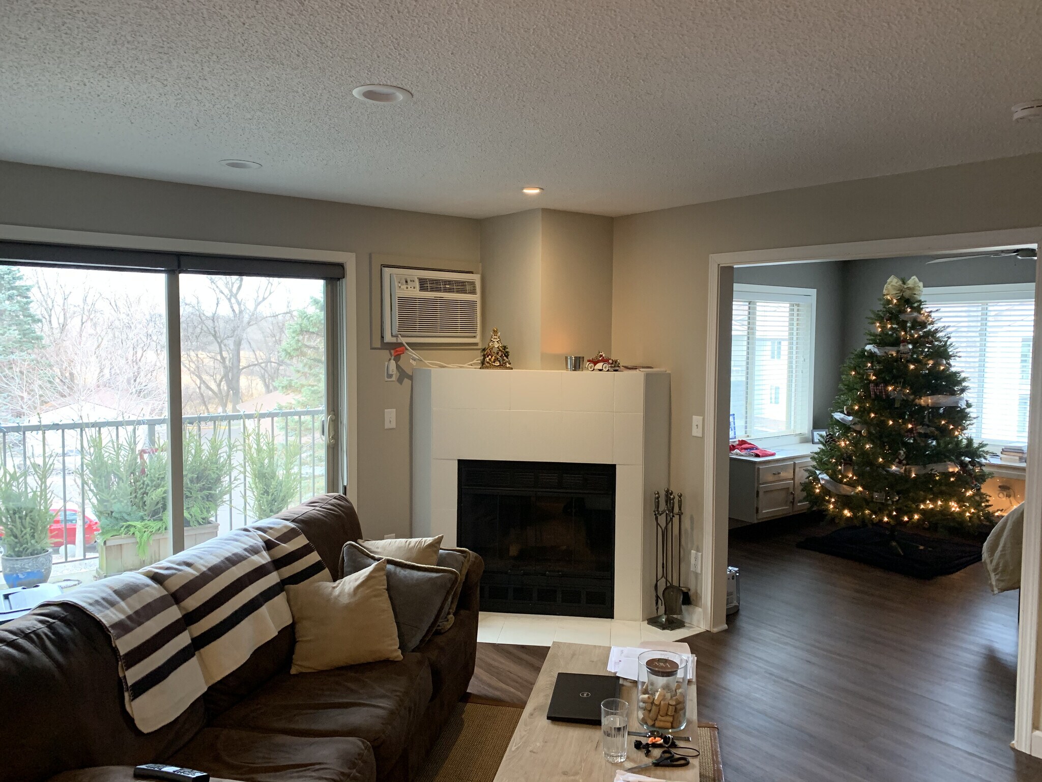 Building Photo - 2150 Ridge Dr