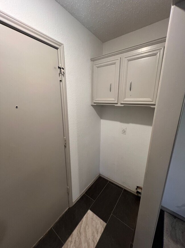 Building Photo - 2218 86th St