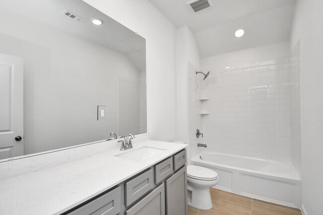 Building Photo - 5535 Holly Hvn Ct