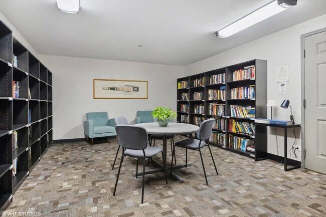 Building Photo - 910 S Michigan Ave