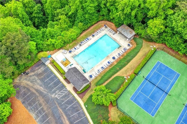 Building Photo - 2172 Woodbriar Dr