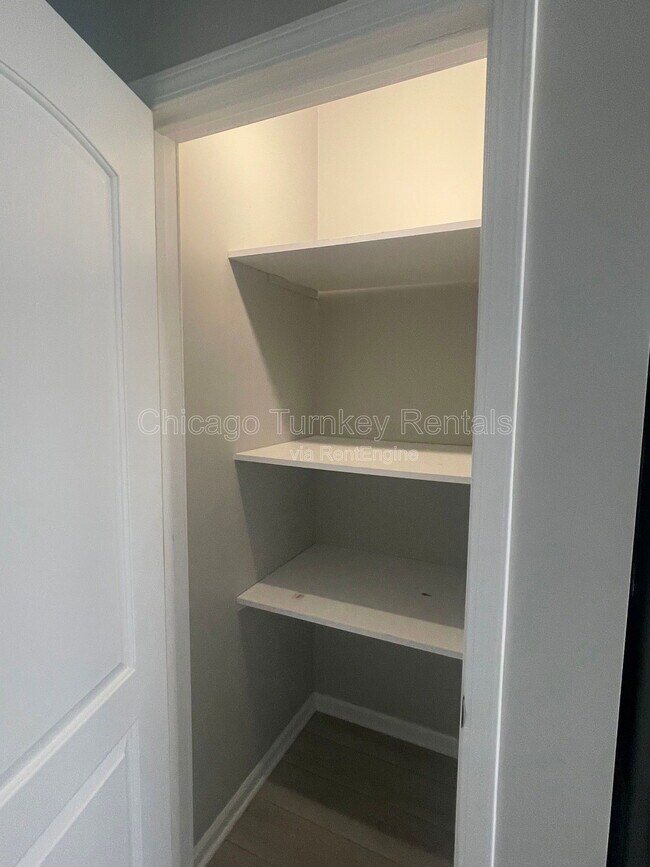 Building Photo - 2336 S Troy St