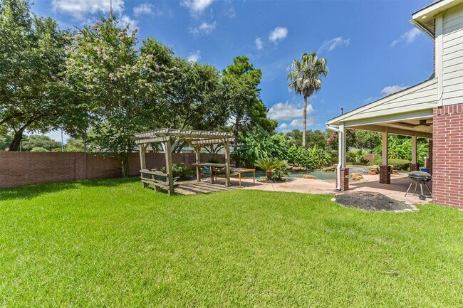 Building Photo - 11502 Bay Ledge Dr