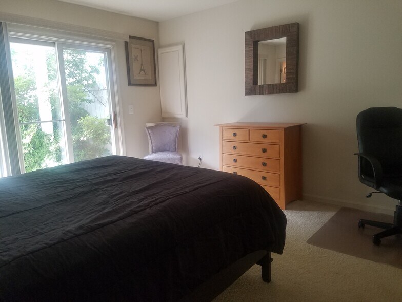 Building Photo - 1703 Blue Flint Ct