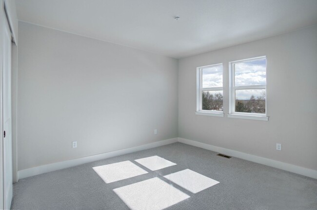 Building Photo - 11518 W 16th Ave