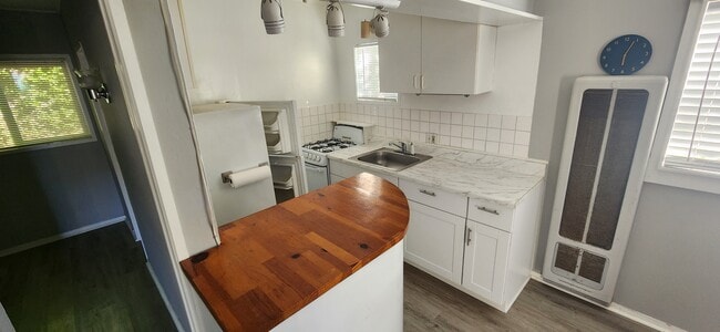 Building Photo - 1726 Ocean Way