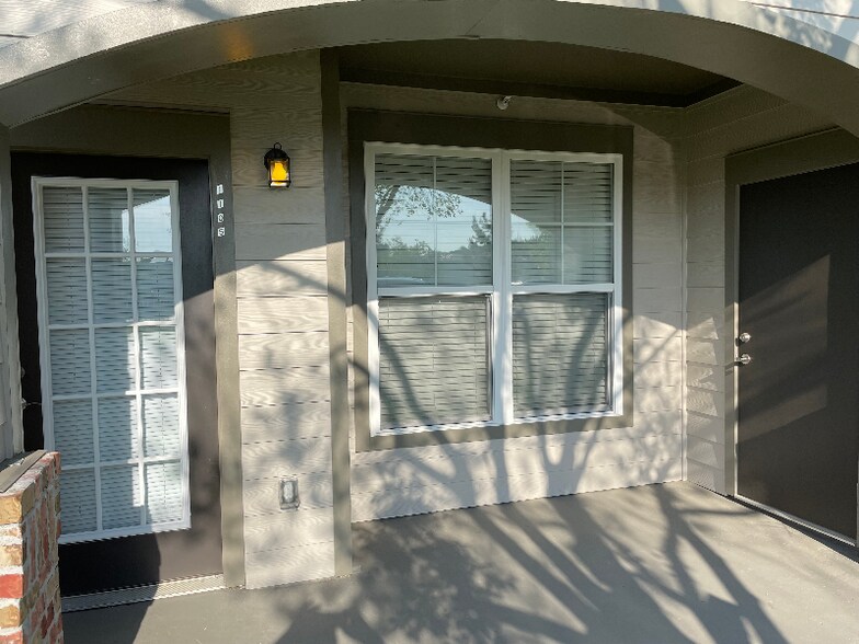 Building Photo - 350 Emerald Forest Blvd