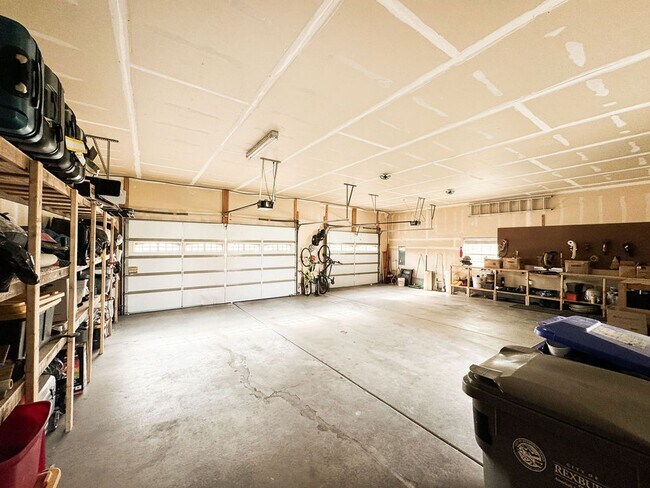 Building Photo - Beautiful Custom Home For Rent In Rexburg!