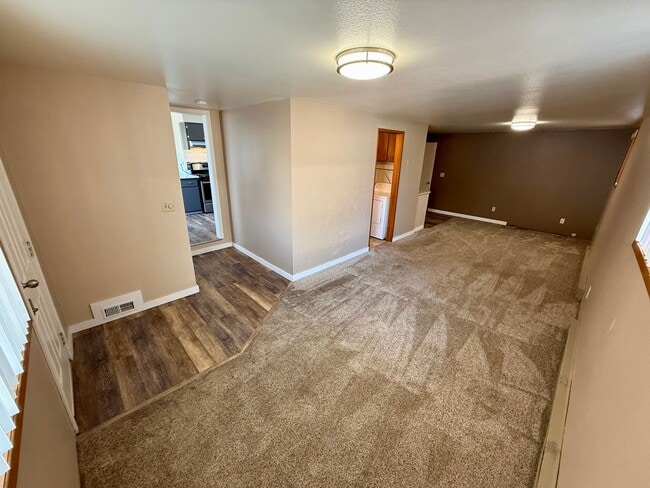 Building Photo - Welcome to this Charming 3 bedroom, 2 bath...