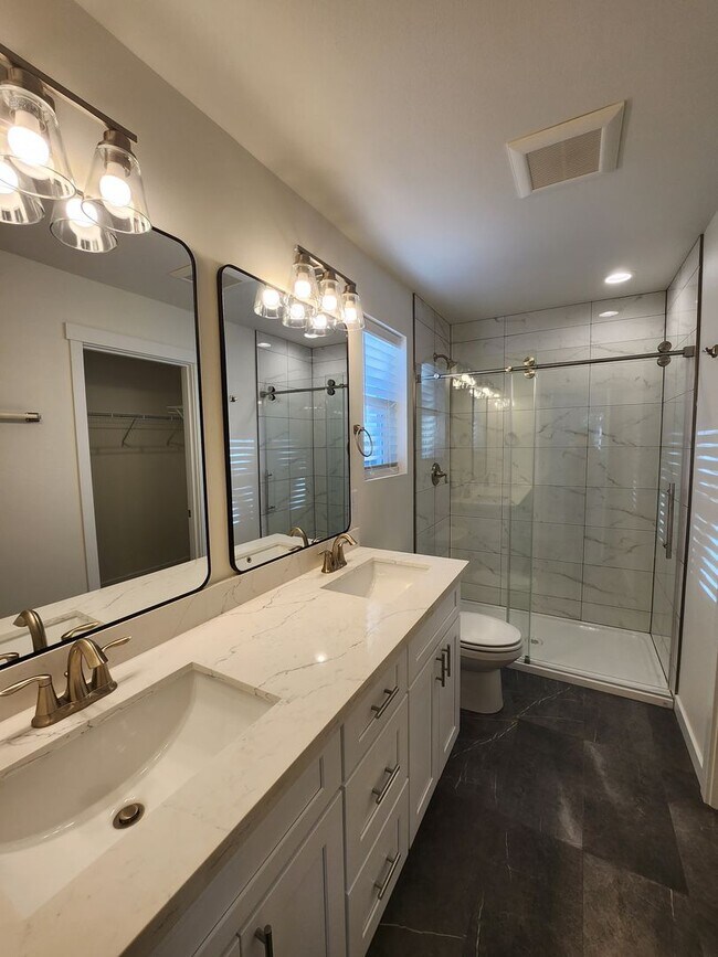Building Photo - Better Than New Lake Stevens home- 4bds 2.5ba