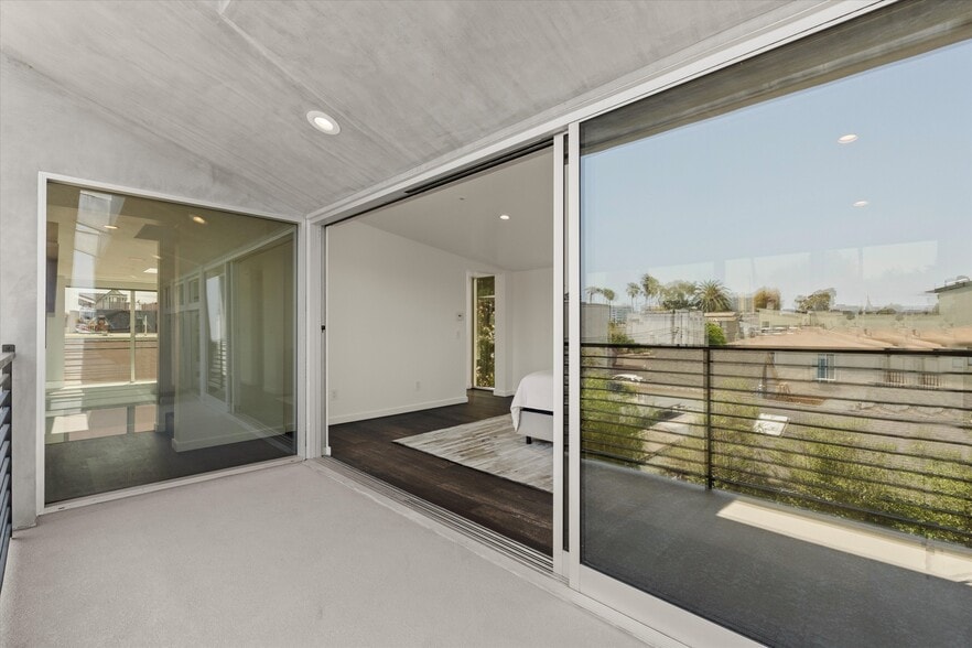 Building Photo - 483 Carroll Canal Ct