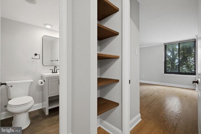 Building Photo - 1301 20th St NW