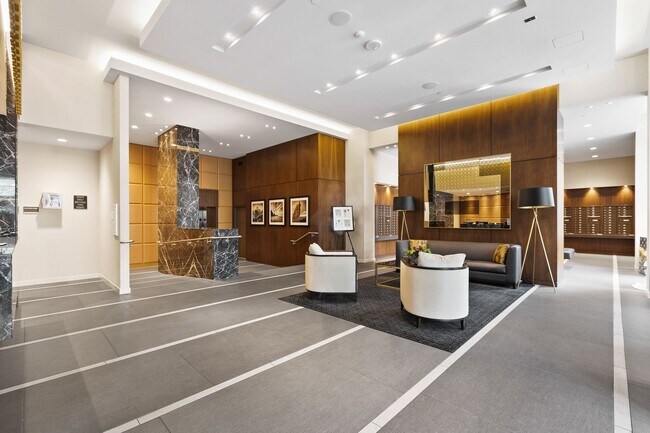 Building Photo - Stellar Denny Triangle Luxury Condo