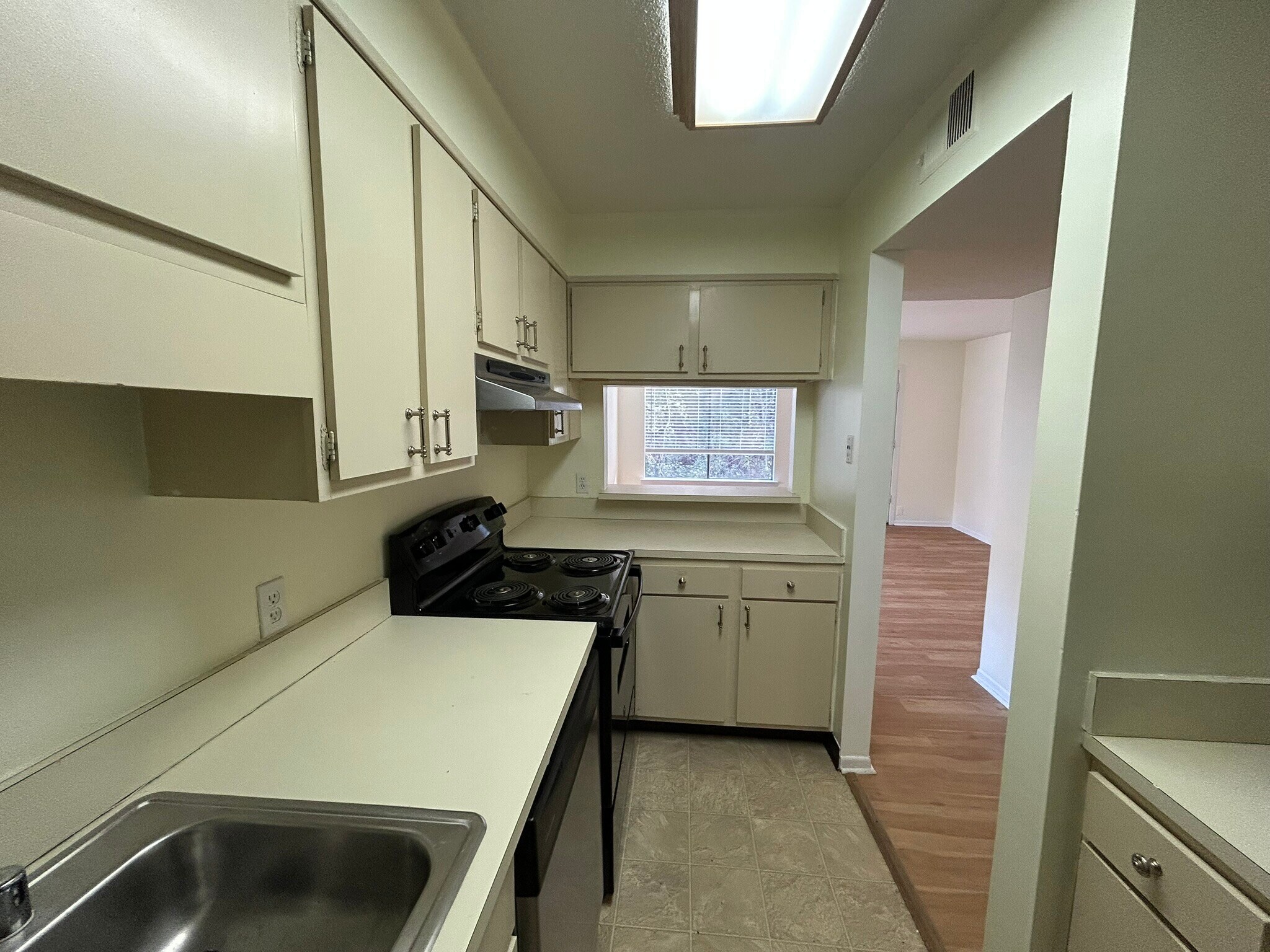 Building Photo - 3350 Altamont Rd