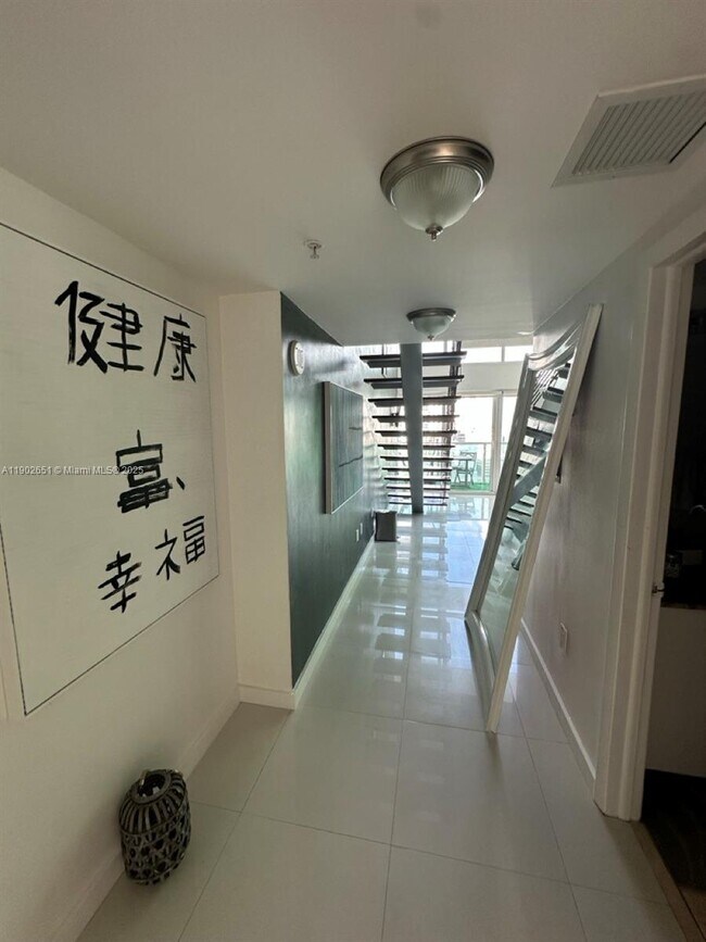 Building Photo - 41 SE 5th St