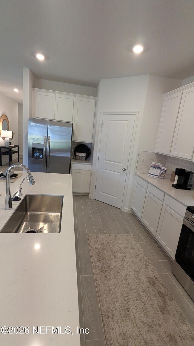 Building Photo - 15615 Thomas Crk Wy